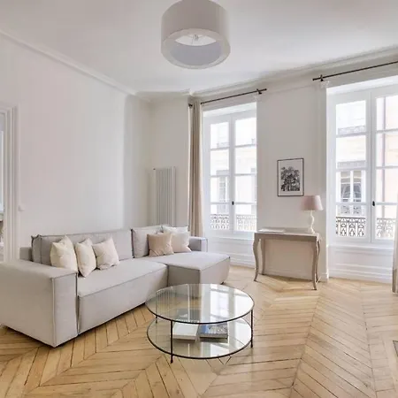 Apartment Renovated 1br Flat Near L Pradel Metro Station
